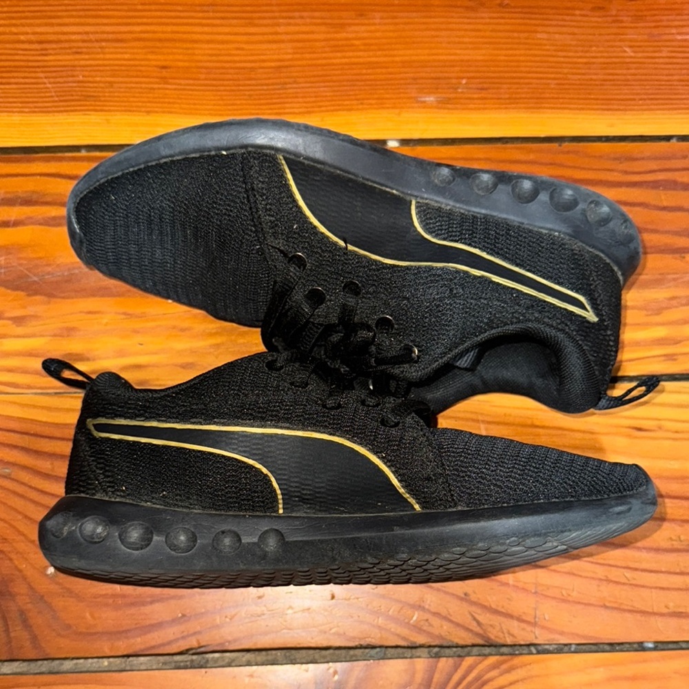 Sneakers - Picture 2 of 3